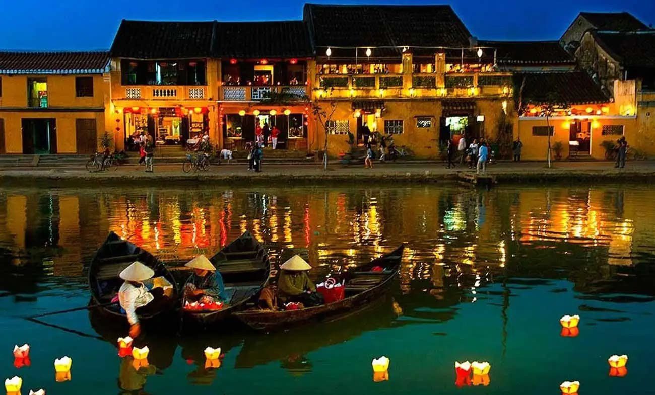 Die leuchtende Altstadt von Hoi An bei Nacht