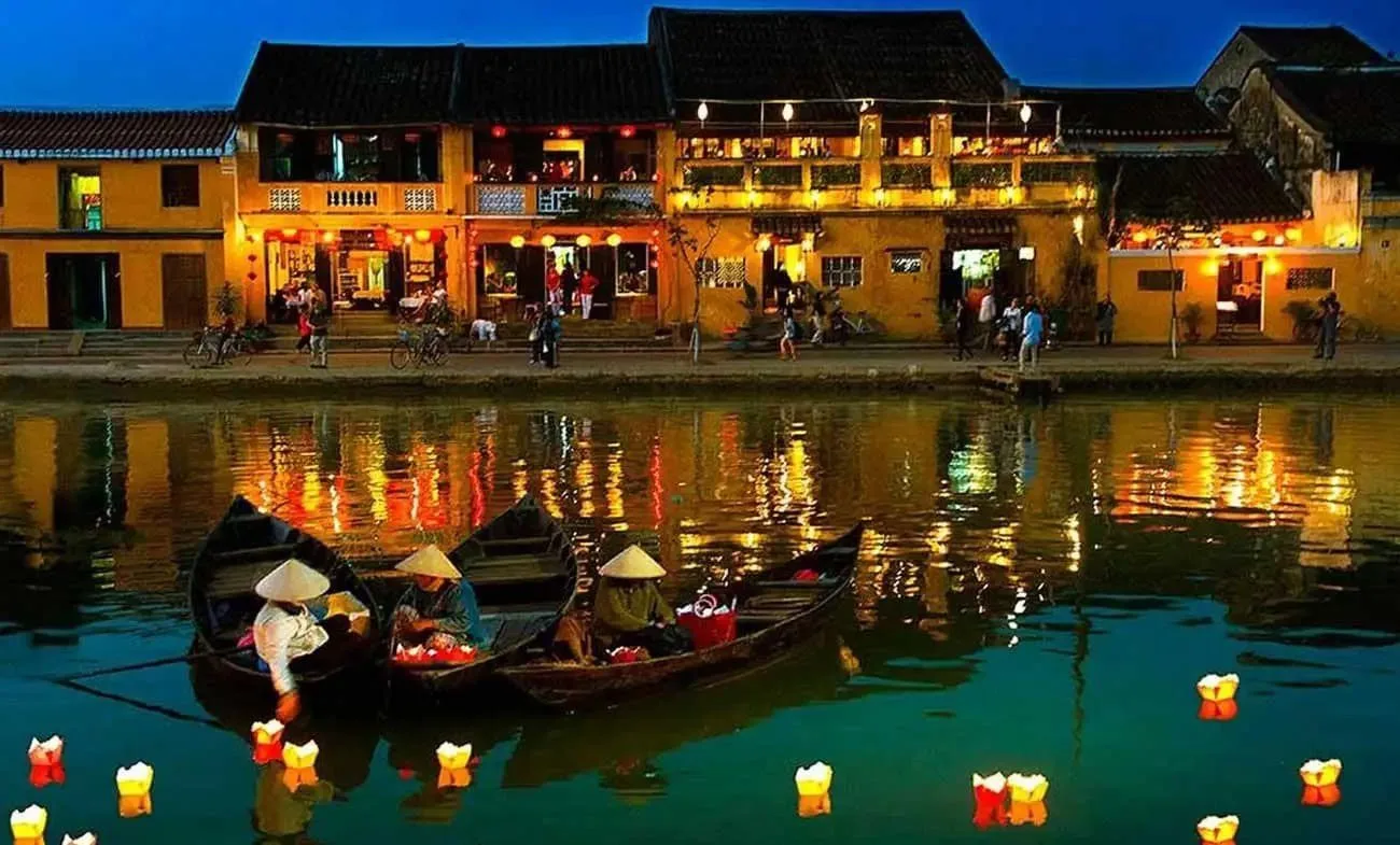 Tours y Actividades en Da Nang: La ciudad de los puentes 12 Phố cổ Hội AN lung linh vào buổi tối