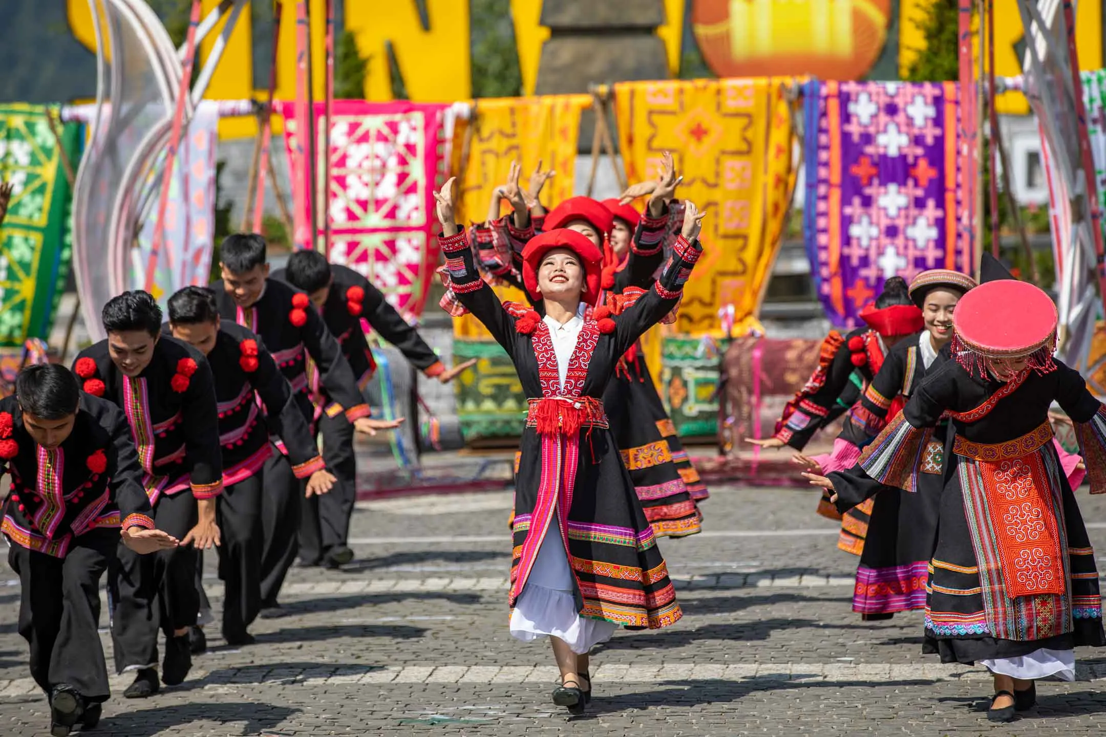 Văn h&oacute;a du lịch tại Sapa - Văn h&oacute;a của người d&acirc;n tộc bản địa - Cultural Sapa tours