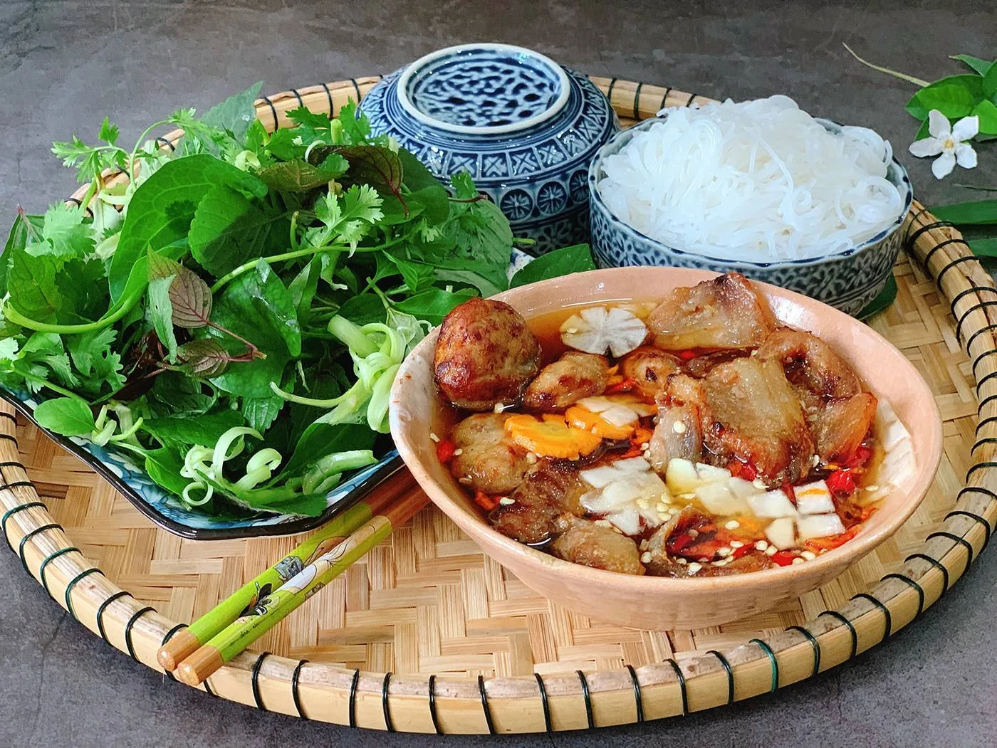 하노이 시티 여행, 음식 투어, 그룹/개인 도보 투어 28 Bún Chả Hà Nội: Hương vị đậm đà của Thủ Đô