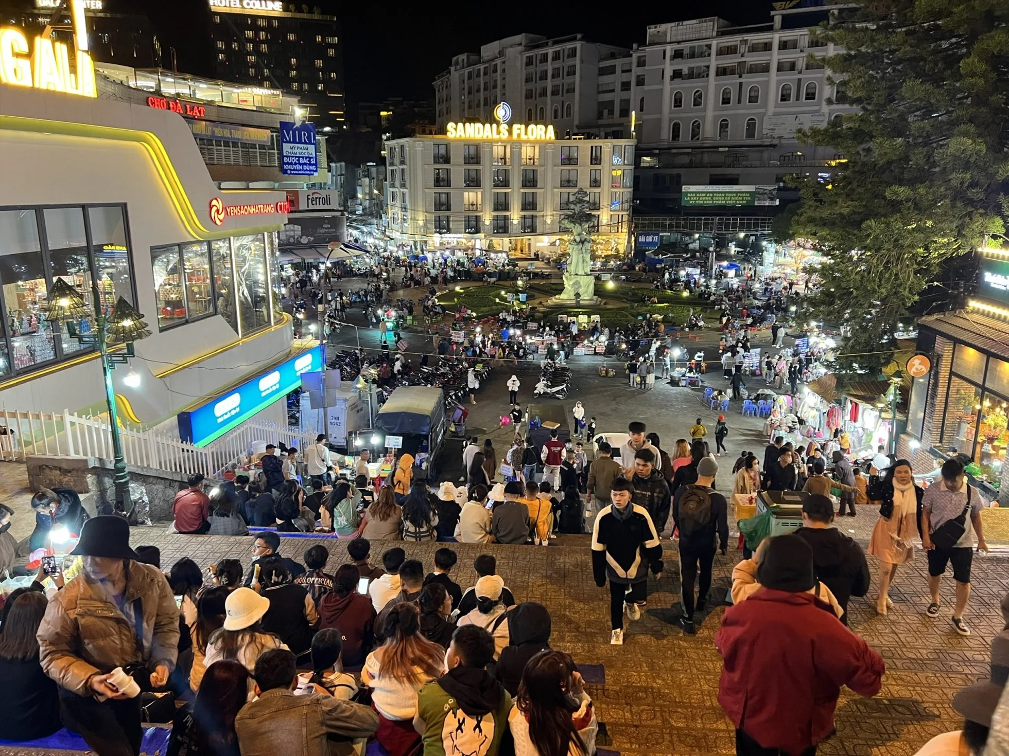 Chợ đ&ecirc;m Đ&agrave; Lạt, khu chợ sầm uất v&agrave; độc đ&aacute;o