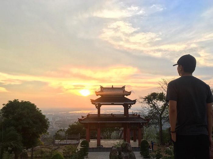 Ch&ugrave;a Linh Sơn Bửu Thiền Tự nơi c&oacute; 'cổng trời Linh Quy Ph&aacute;p Ấn'