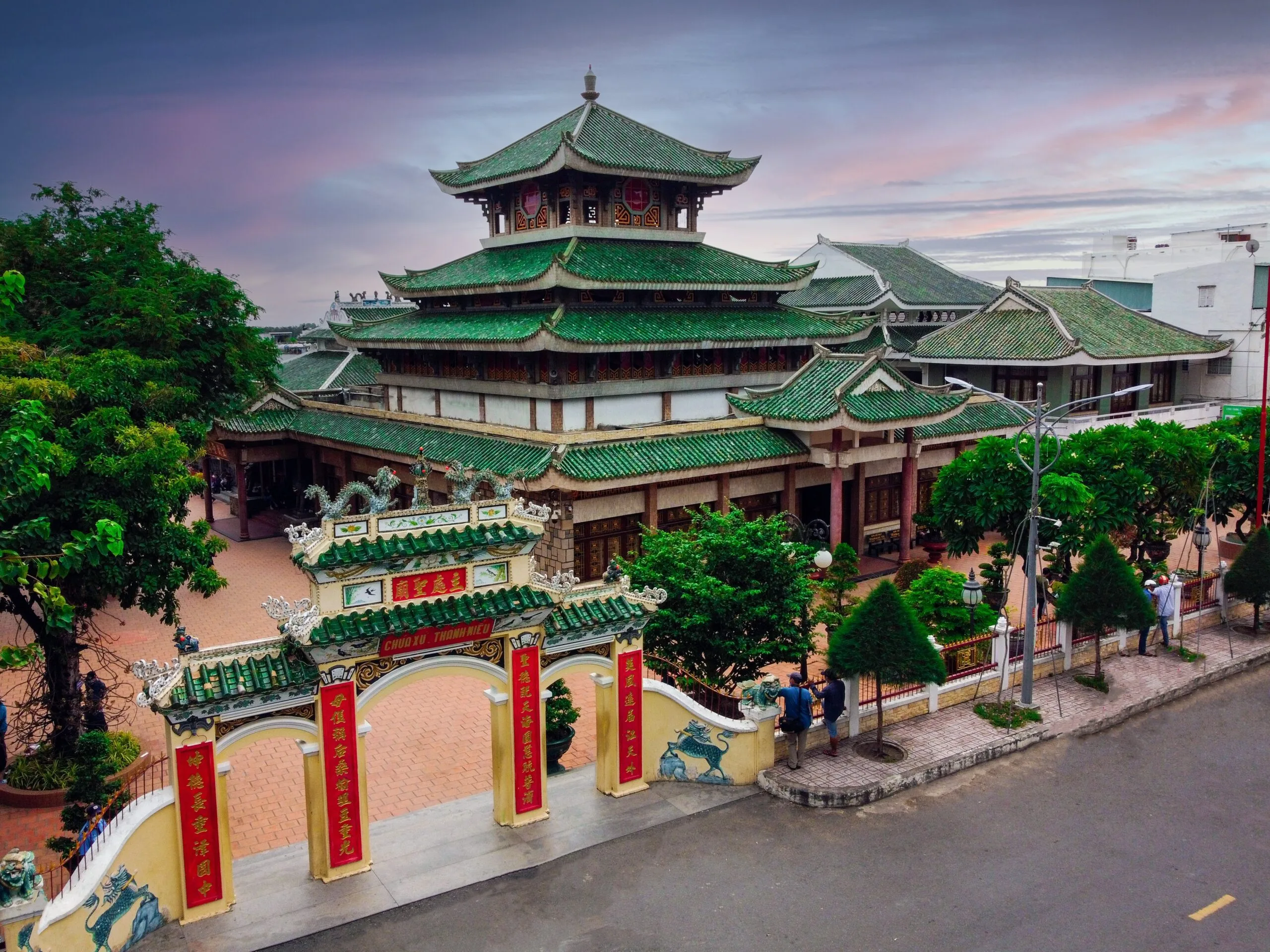 湄公河三角洲之旅 - 越南的“米篮” 17 Miếu Bà Chúa Xứ An Giang - Hành hương về