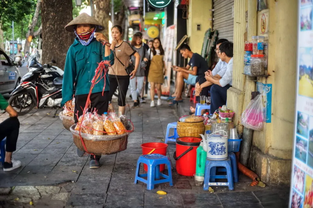 ハノイ36通りを探索 - 何を食べる?どこで遊ぶ? 18 ハンカイ通り - ハノイ旧市街の有名な写真撮影通り