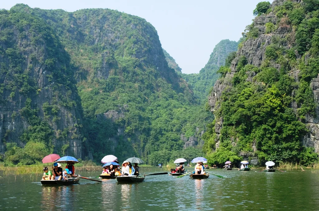 S&ocirc;ng Ng&ocirc; Đồng Ninh B&igrave;nh - Vẻ đẹp thơ mộng giữa l&ograve;ng di sản - Tour du lịch Ninh B&igrave;nh