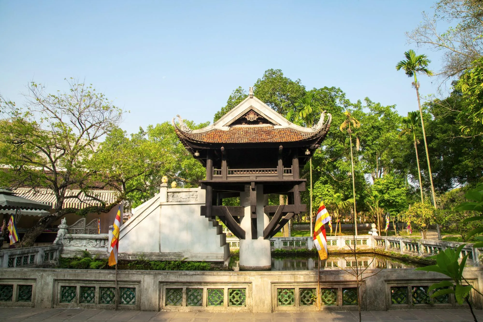 chua mot cot ha noi Vietadvisor