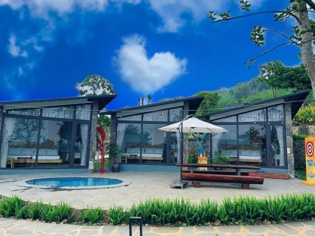 403498946 Vietadvisor