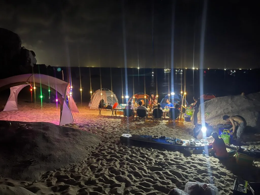Mui Ne Sand Dunes Tourism: Details, Service Prices & Must-Do Activities 108 Cắm trại qua đêm cũng là một trải nghiệm thú vị tại Mũi Né