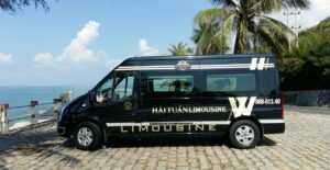 Limousine là tên gọi chung của một loại xe di chuyển với tiện nghi khá tốt