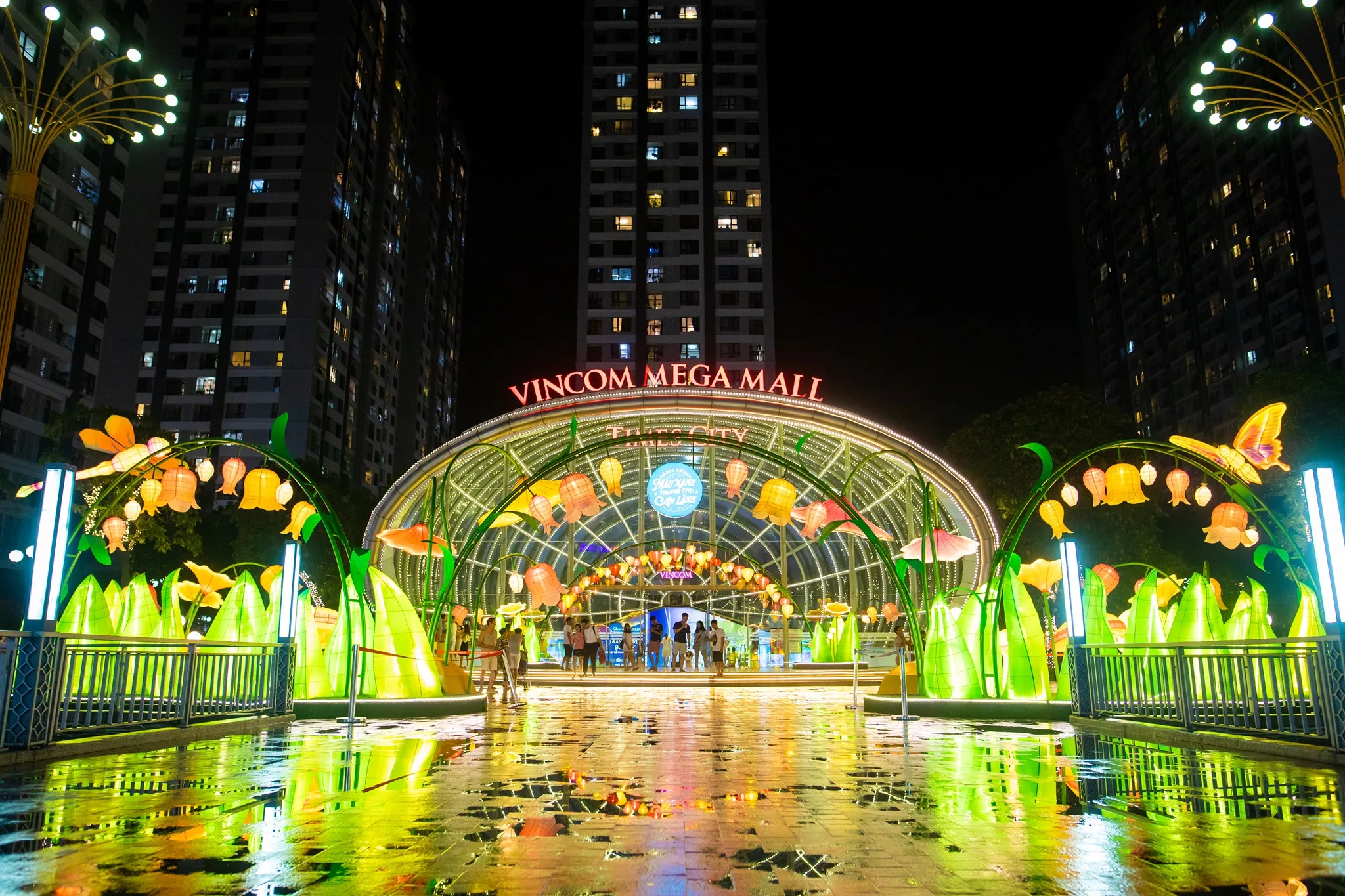 Vincom Mega Mall Times City nổi tiếng với Thủy Cung trong nh&agrave; Vinpearl Aquarium