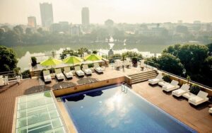Bể bơi vô cực Apricot Hotel 3