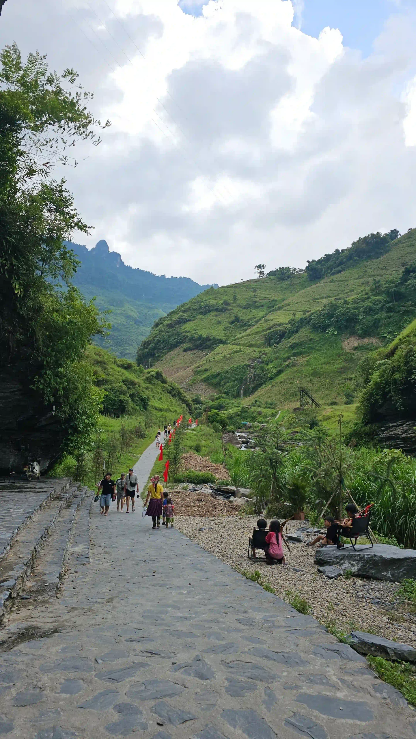 Ha Giang Loop Reiseroute: Wie viele Tage braucht man wirklich? 32 Du Gia waterfall scaled Vietadvisor
