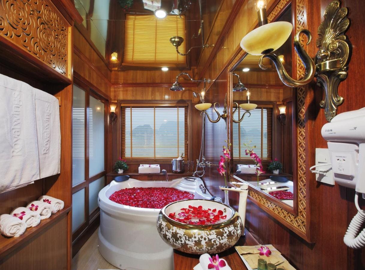 7 Best HaLong Bay Cruises for an Epic Journey 22 romantic HaLong Bay cruises
