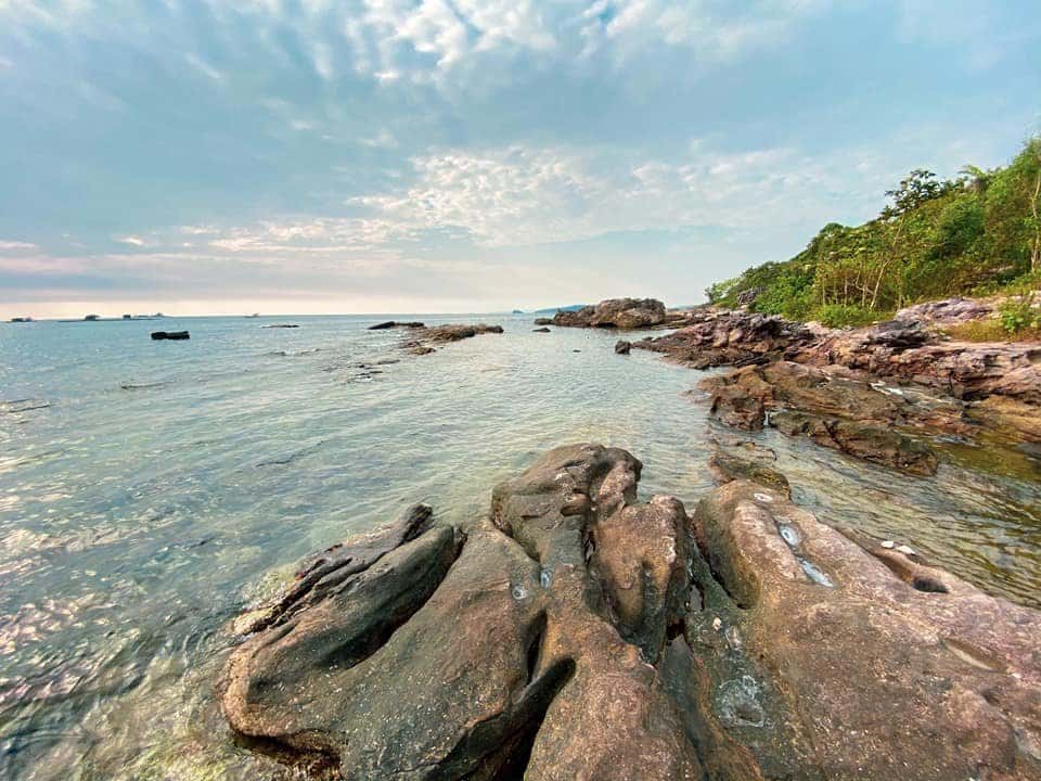 Ganh Daus quiet waters hide surprises like this stingray Phu Quoc 1 Vietadvisor