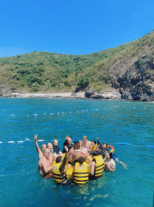 A deluxe day combining underwater wonders and ultimate relaxation