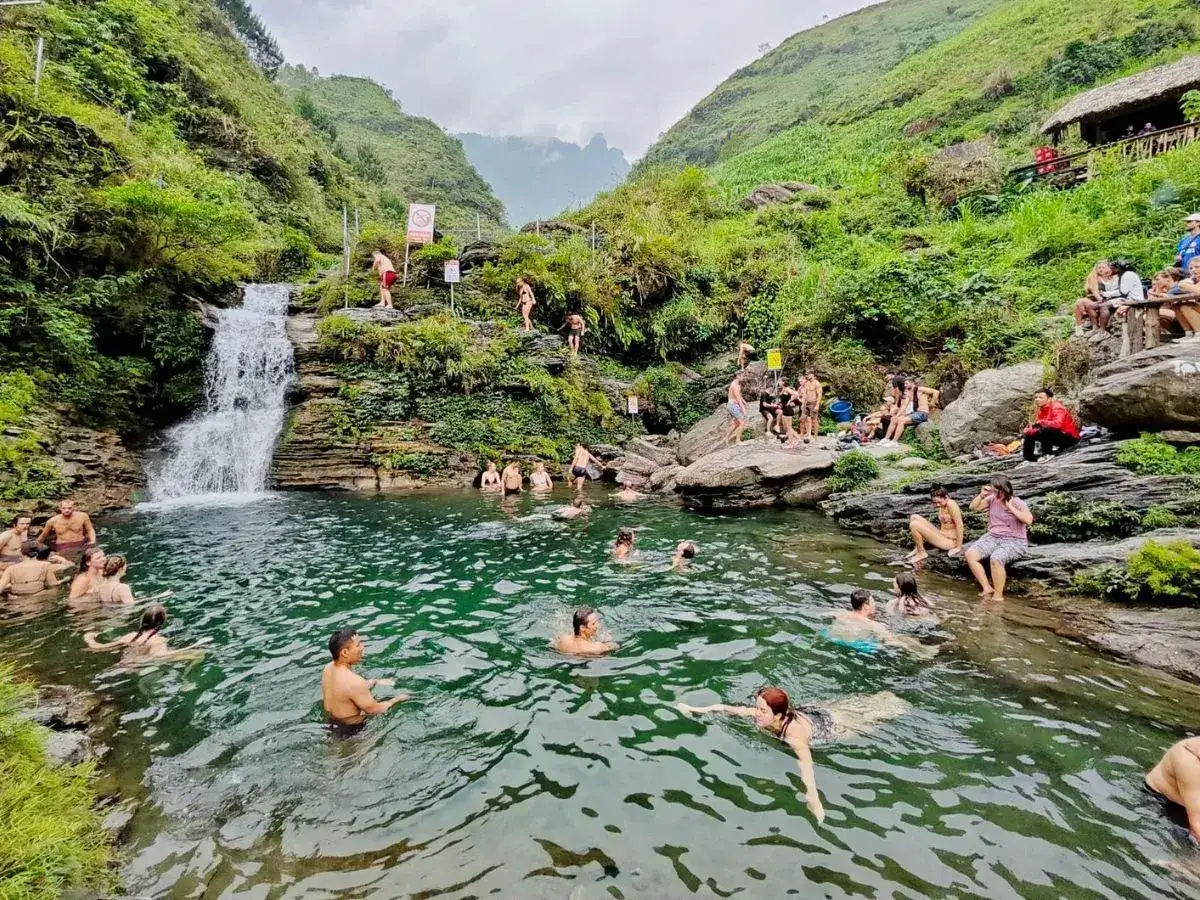 Du Gia Waterfall Vietadvisor