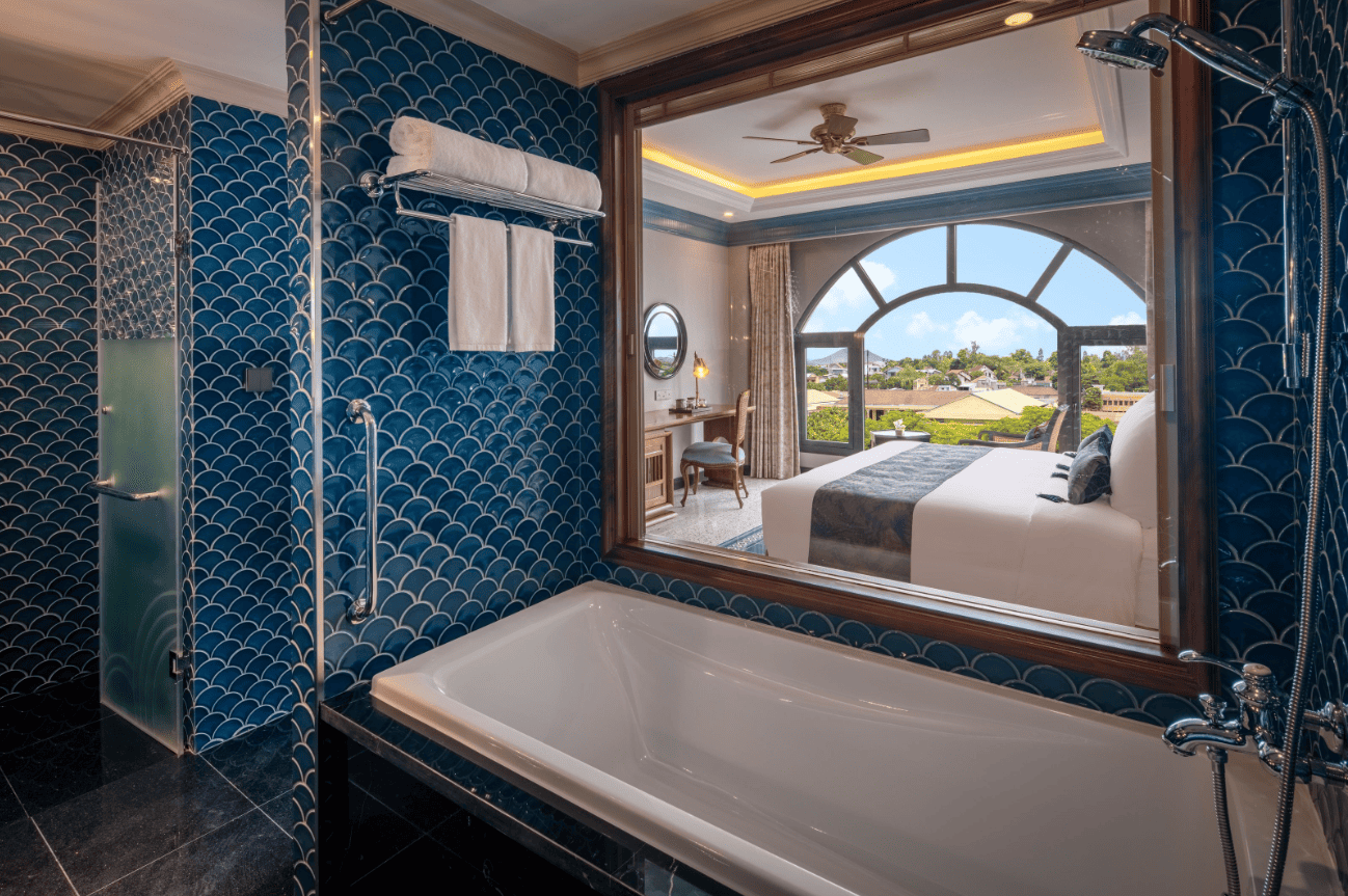 2일간의 후에 가족 여행에서 우리가 한 것 (& 건너뛴 것) 121 실크 패스 그랜드 후에 호텔