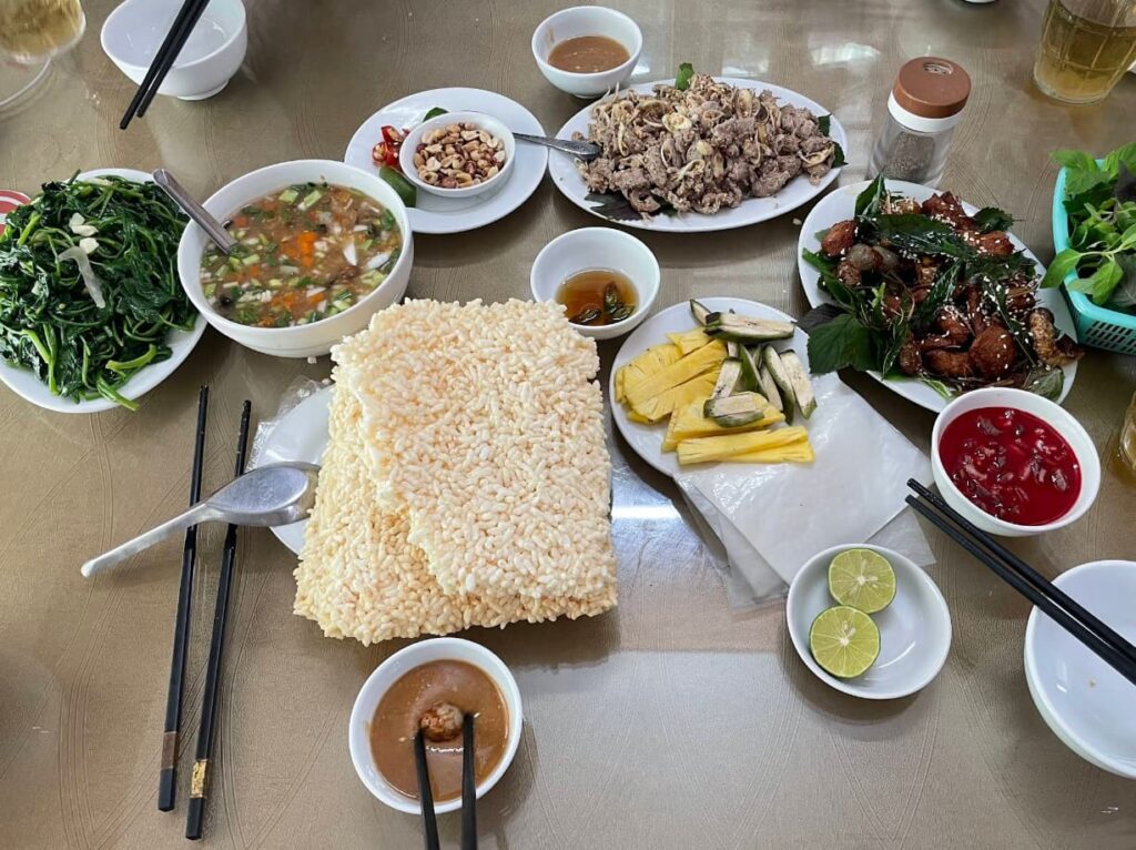 锅巴 (cơm ch&aacute;y)