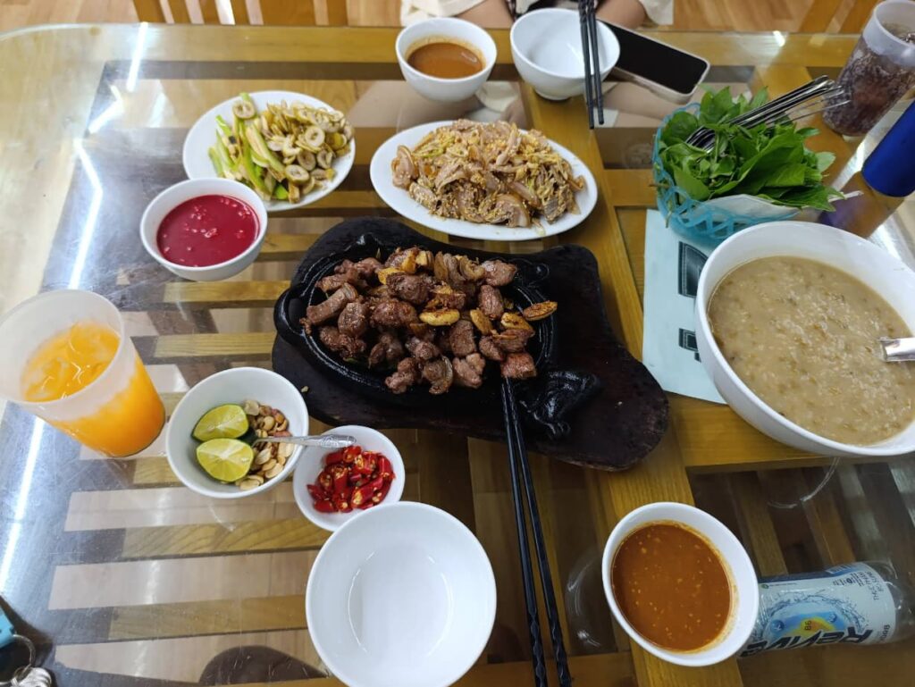 山羊肉 (d&ecirc; n&uacute;i)