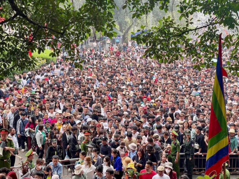 Best way to learn about Vietnamese culture? 7 Hung Kings Temple Festival 1 Vietadvisor