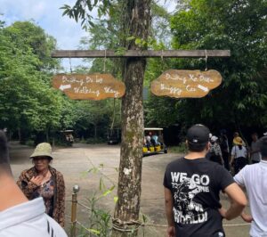 two choices at Paradise Cave Way-in