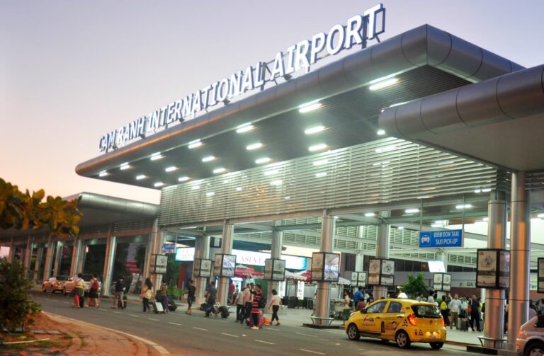 Transfer Service from Tan Son Nhat Airport (SGN) to Vung Tau 6 Cam Ranh international airport from which you can move to Mui Ne Vietadvisor