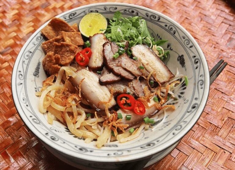 Cao Lau and Mi Quang in Saigon? 7 cao lau noodles 4 Vietadvisor