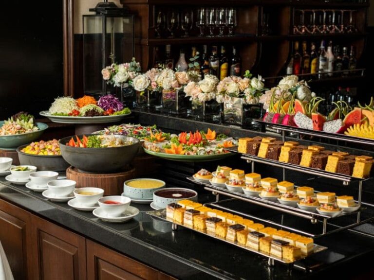 Halong Bay Cruise Offering Vegetarian Food Choices 6 cruises for vegetarians 3 Vietadvisor