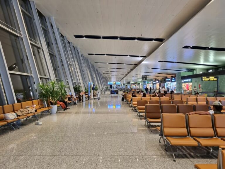 Early Flight Arrival in Hanoi 4 public 1 Vietadvisor