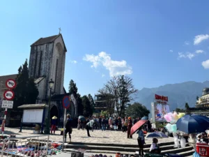 Hanging around Sapa Town Center & Stone Church 5