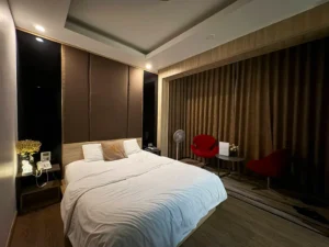 4-star tower for maybe 900,000 VND ($35 USD) 2