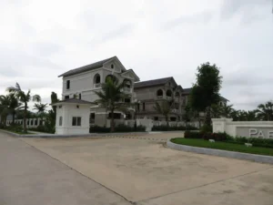 Tuan Chau Island (Do not stay here voluntarily)