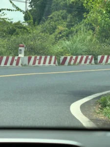 road down into Cat Ba Town 3