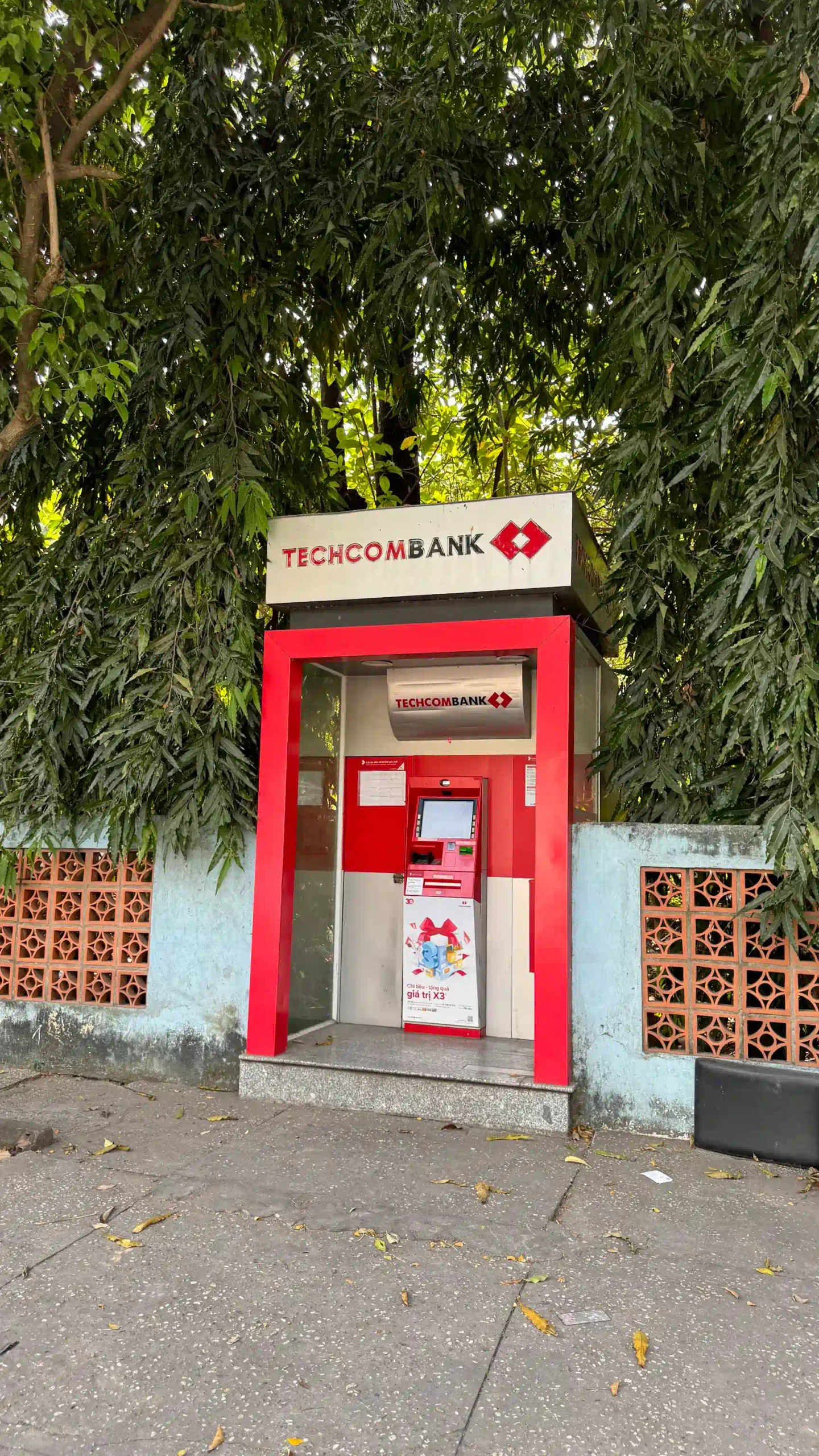 The local way to spend 2 days in Ho Chi Minh City 52 Cash and ATMs scaled Vietadvisor