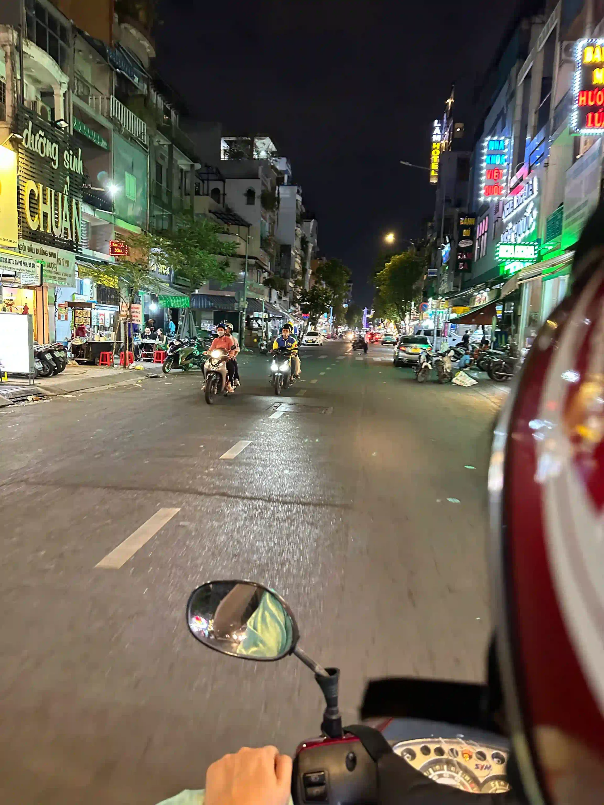 Best way to spend 5 days in Ho Chi Minh City for travelers 91 Vespa food tour Saigon 6 scaled Vietadvisor
