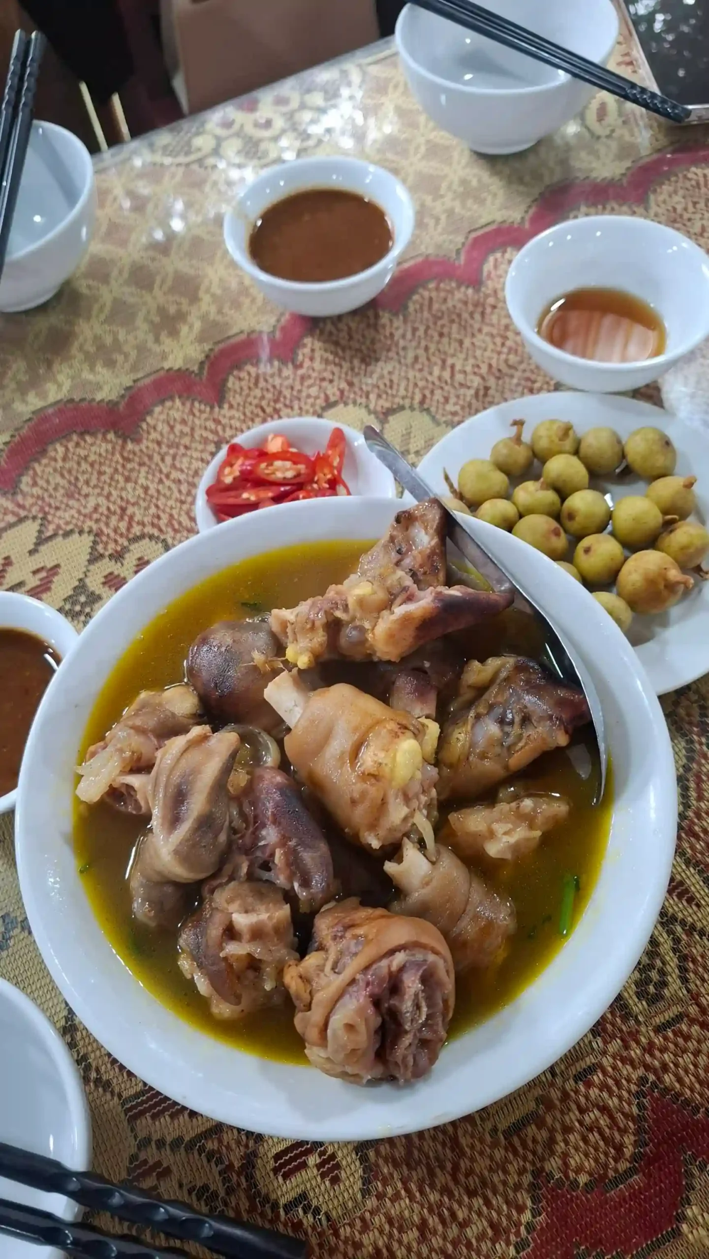 Ninh Binh food guide: What to eat and where to find it 40 De xao me scaled Vietadvisor