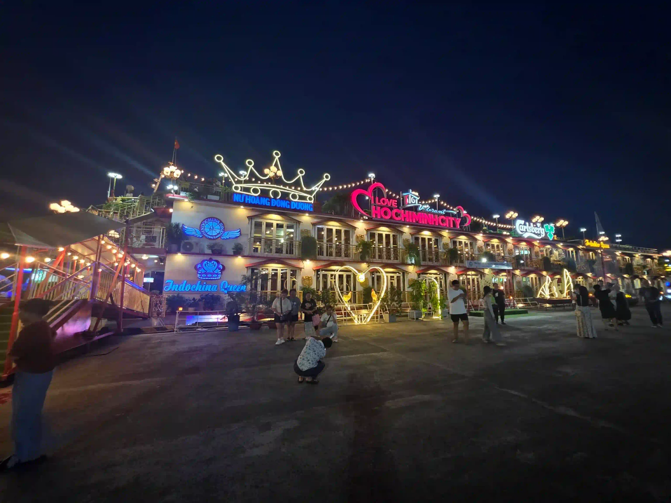What $50 actually gets you on a Saigon river dinner cruise? 44 What $50 actually gets you on a Saigon river dinner cruise?