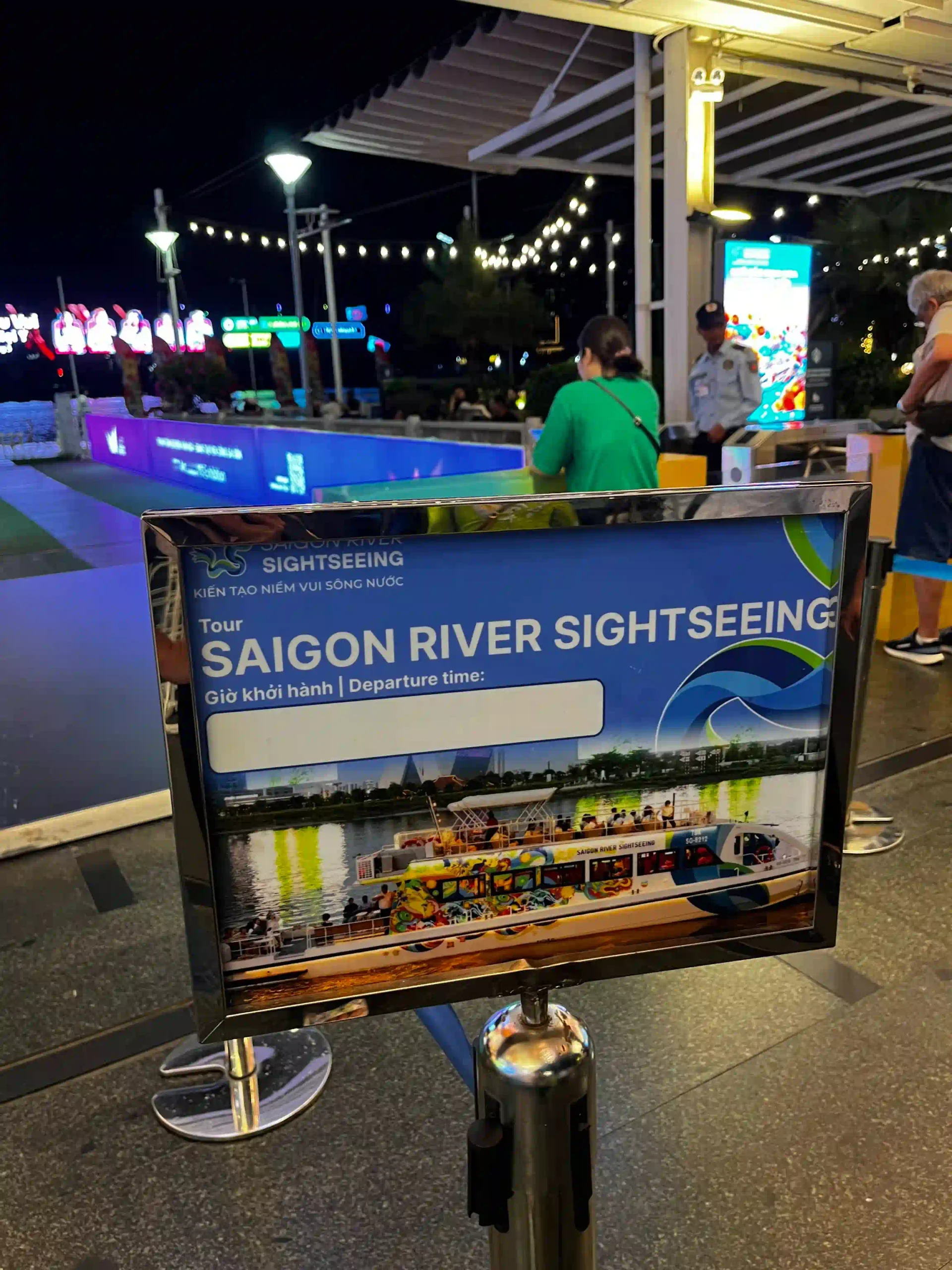 What $50 actually gets you on a Saigon river dinner cruise? 46 What $50 actually gets you on a Saigon river dinner cruise?