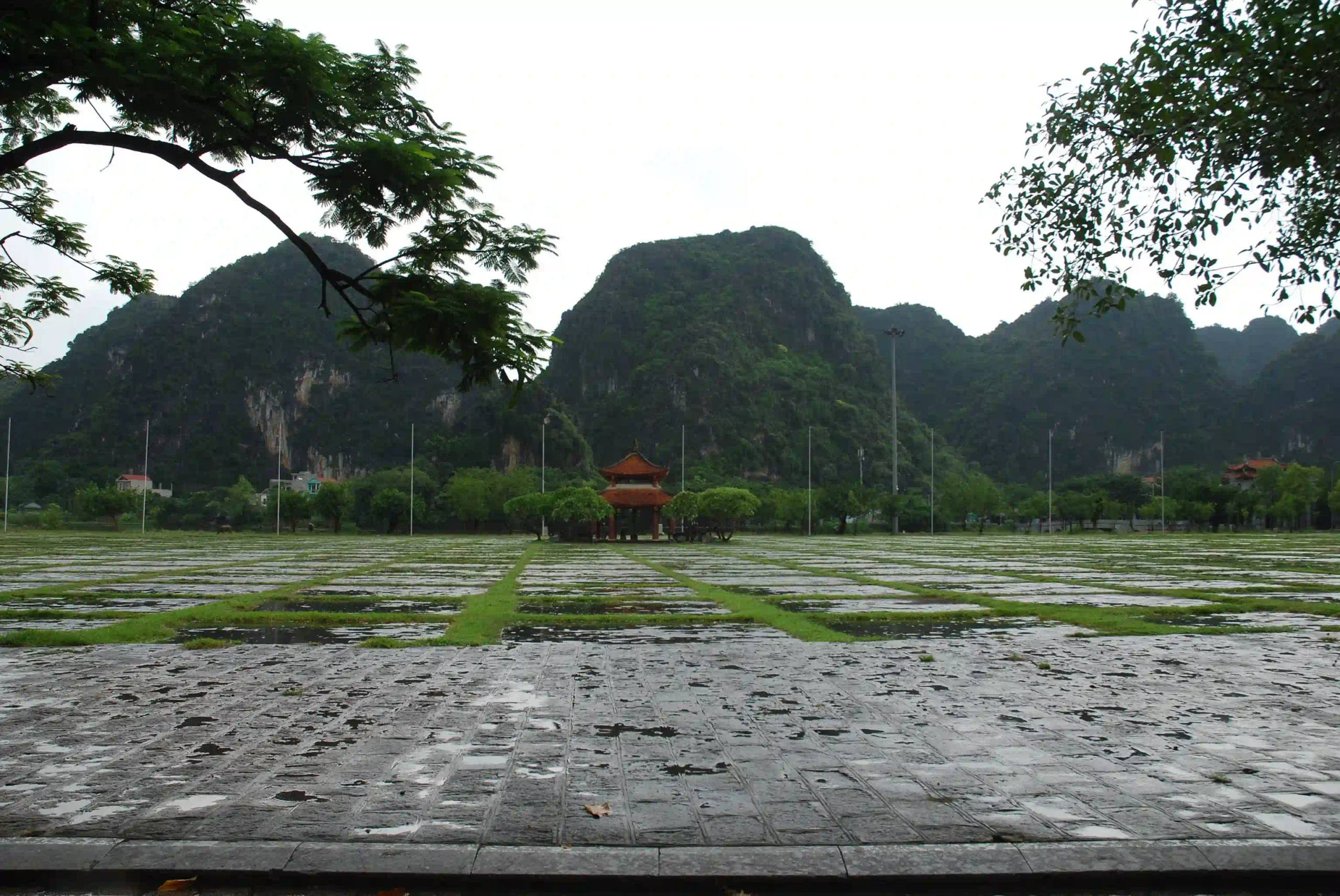 5 ways to enjoy Ninh Binh on rainy days 33 Hoa Lu Ancient Capital on rainny day 3 scaled Vietadvisor