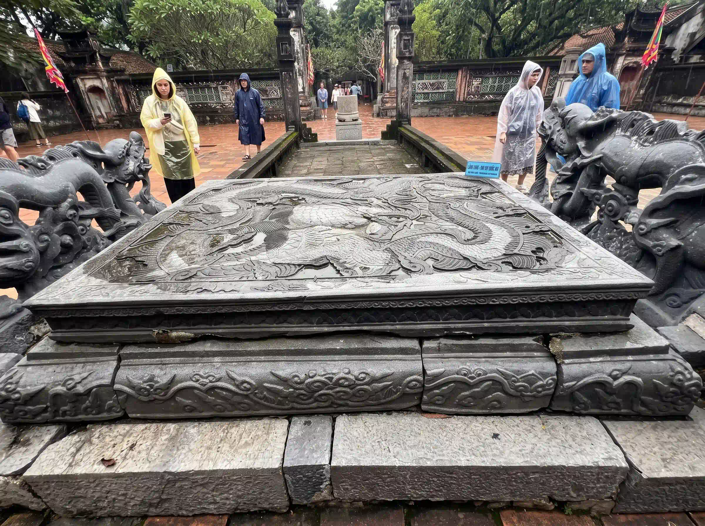 5 ways to enjoy Ninh Binh on rainy days 31 Hoa Lu Ancient Capital on rainny day 6 Vietadvisor