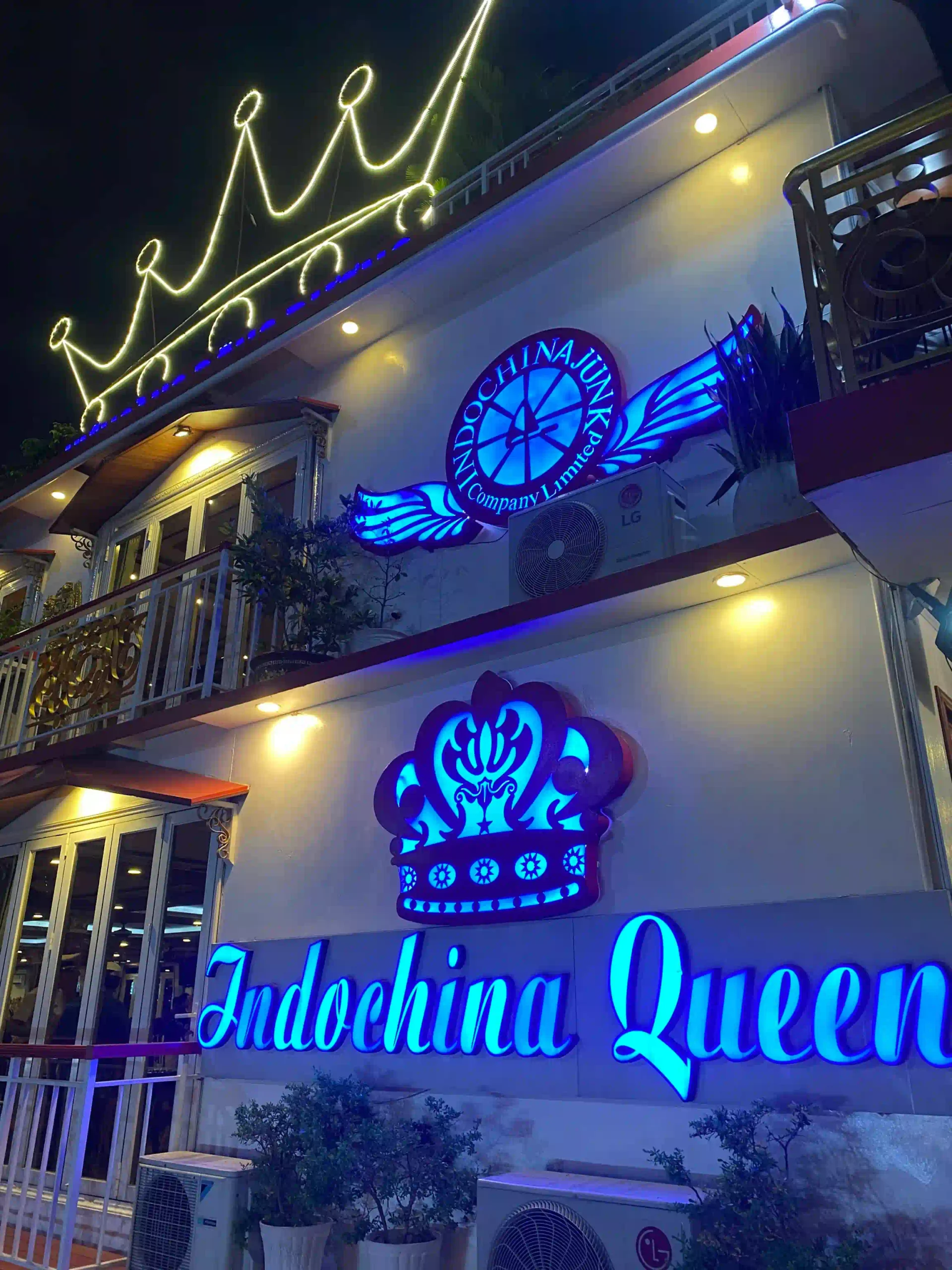 What $50 actually gets you on a Saigon river dinner cruise? 74 Indochina Queen scaled Vietadvisor