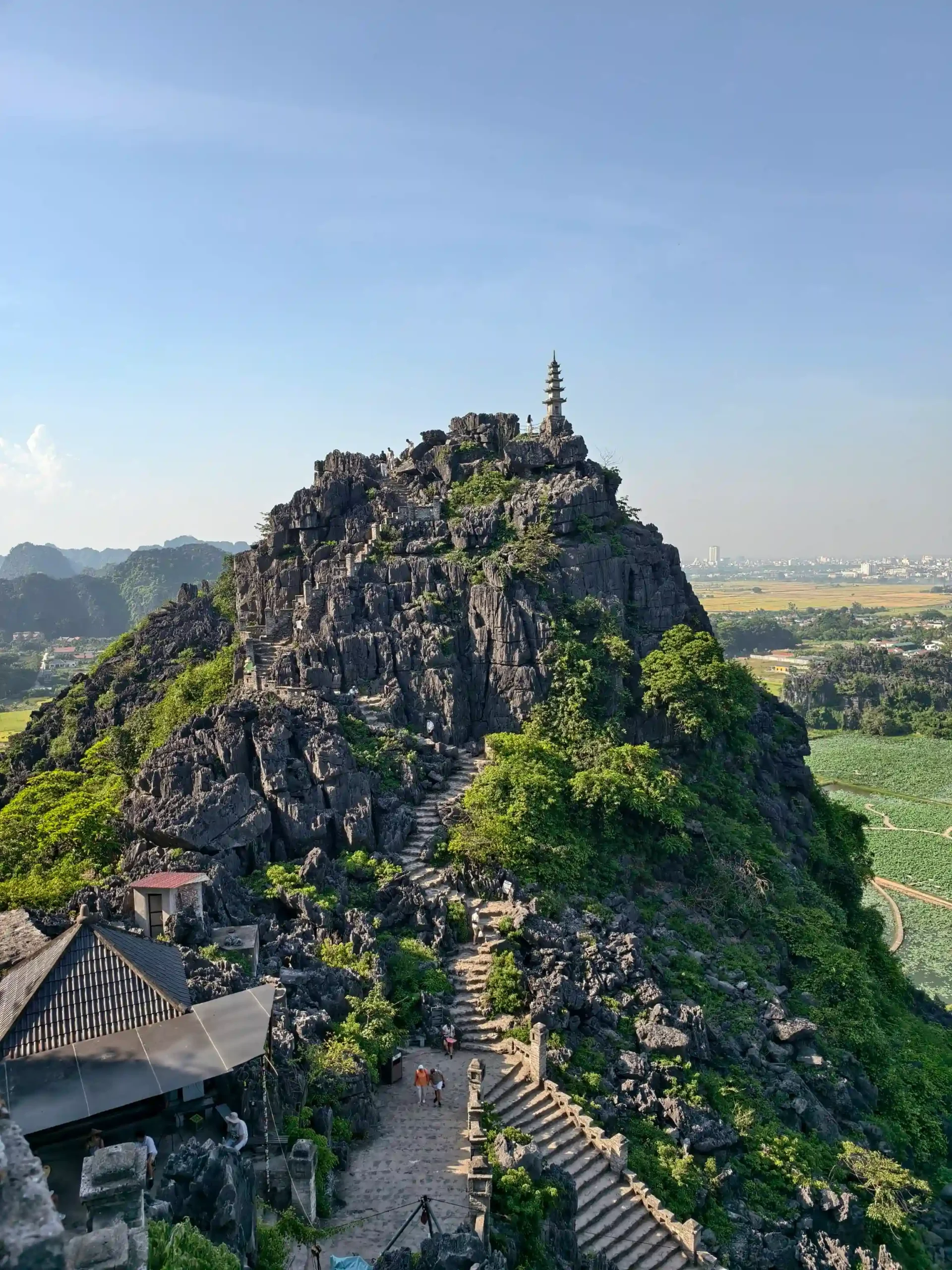 Ranking of things to do in Ninh Binh that worth your time 46 Mua Cave Dragon Mountain Viewpoint 3 scaled Vietadvisor