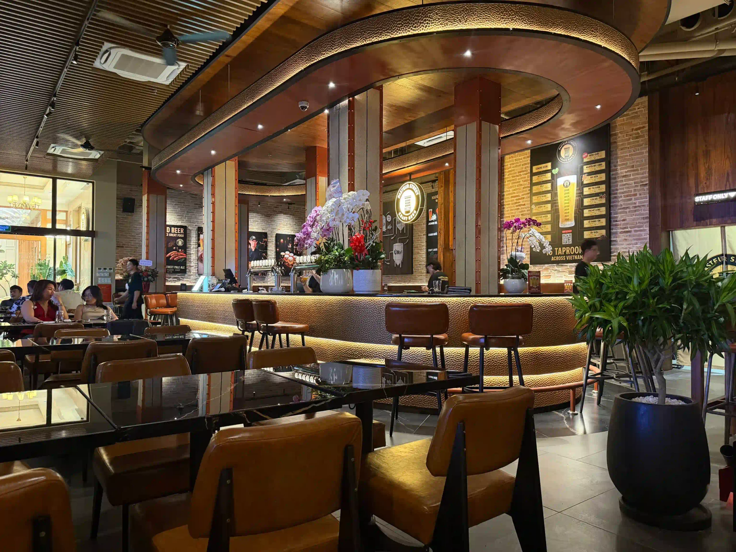 Where expats actually go for Ho Chi Minh City nightlife 55 Pasteur Street Brewing 6 scaled Vietadvisor
