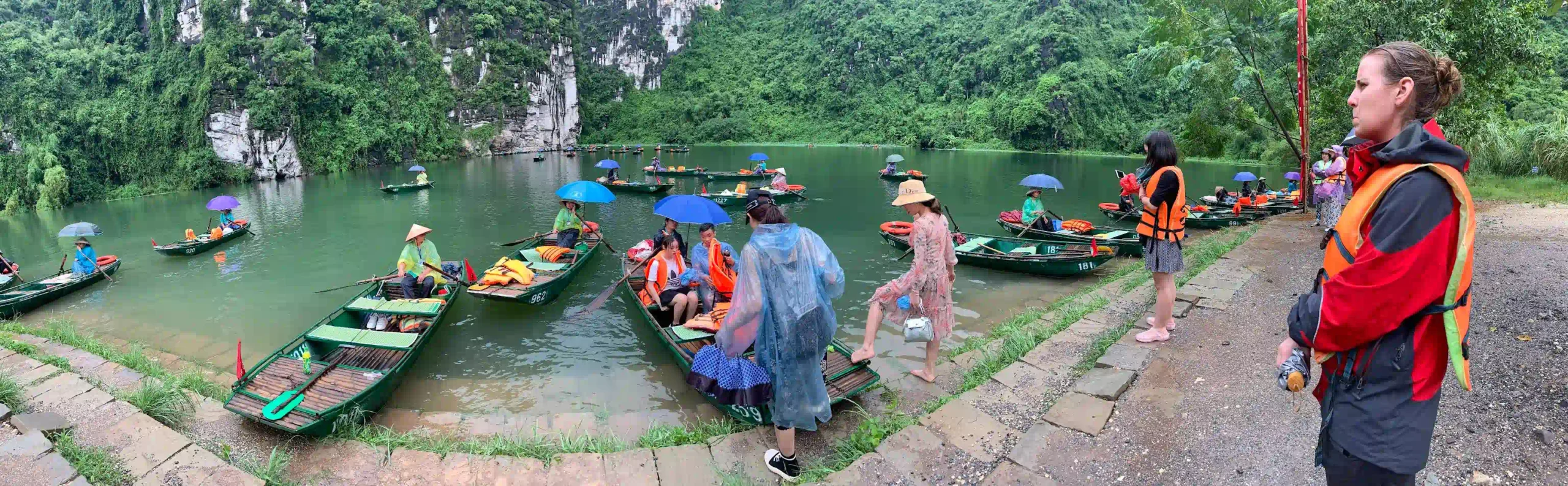 5 ways to enjoy Ninh Binh on rainy days 10 Take the Boat Tour Anyway trang an ninh binh rainny 11 scaled Vietadvisor