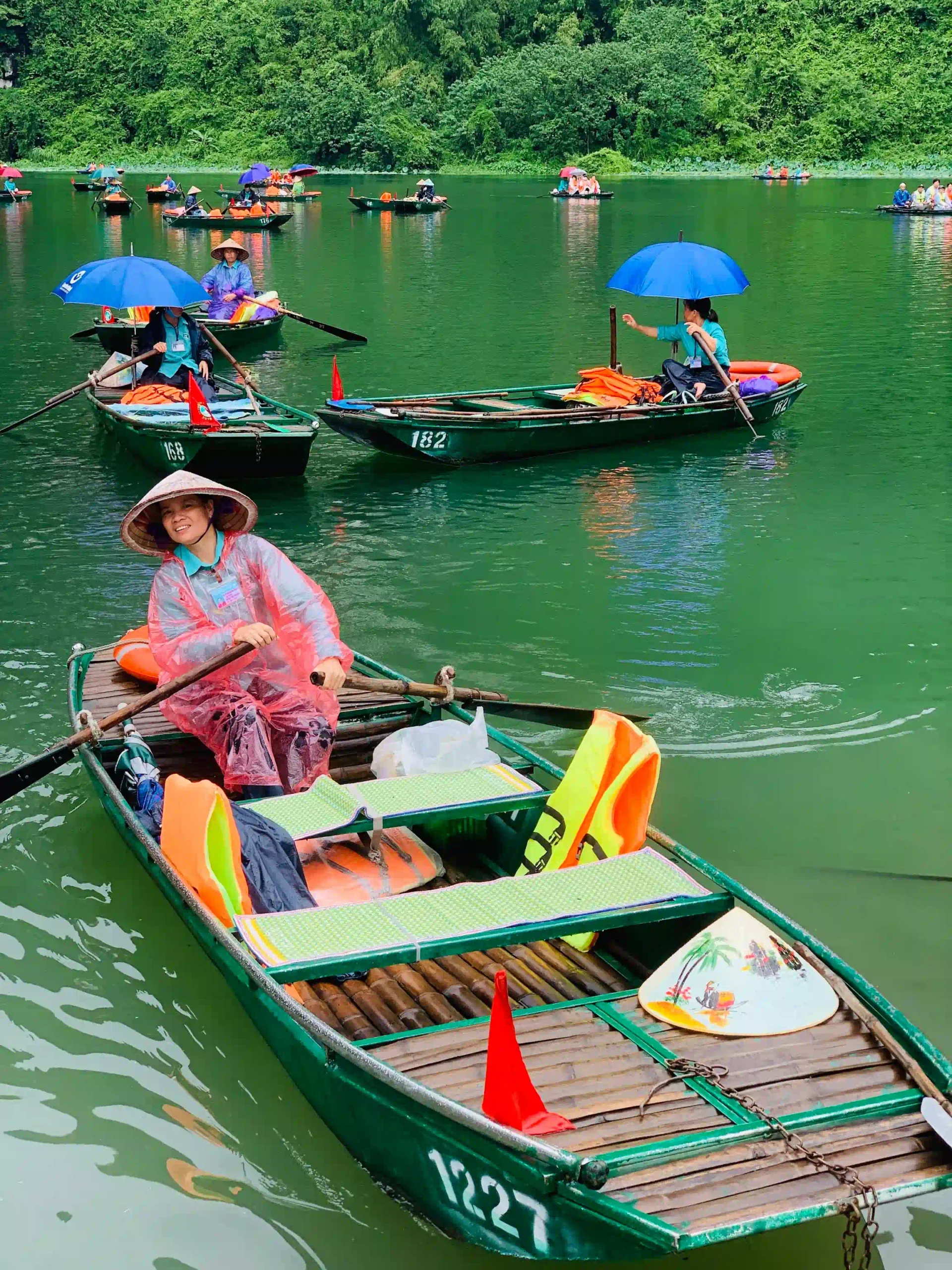 5 ways to enjoy Ninh Binh on rainy days 9 Take the Boat Tour Anyway trang an ninh binh rainny 12 scaled Vietadvisor