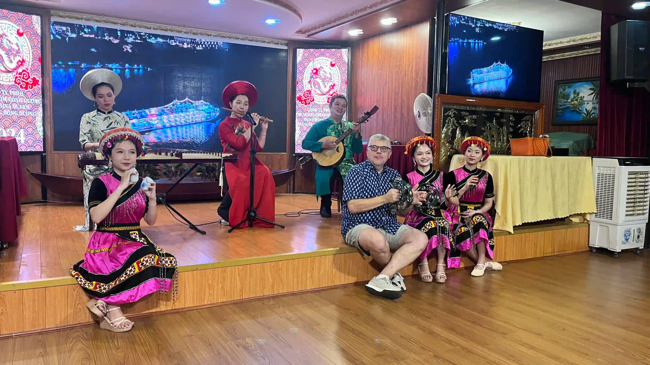 What $50 actually gets you on a Saigon river dinner cruise? 67 The Entertainment onsaigon river dinner cruise 4 scaled Vietadvisor