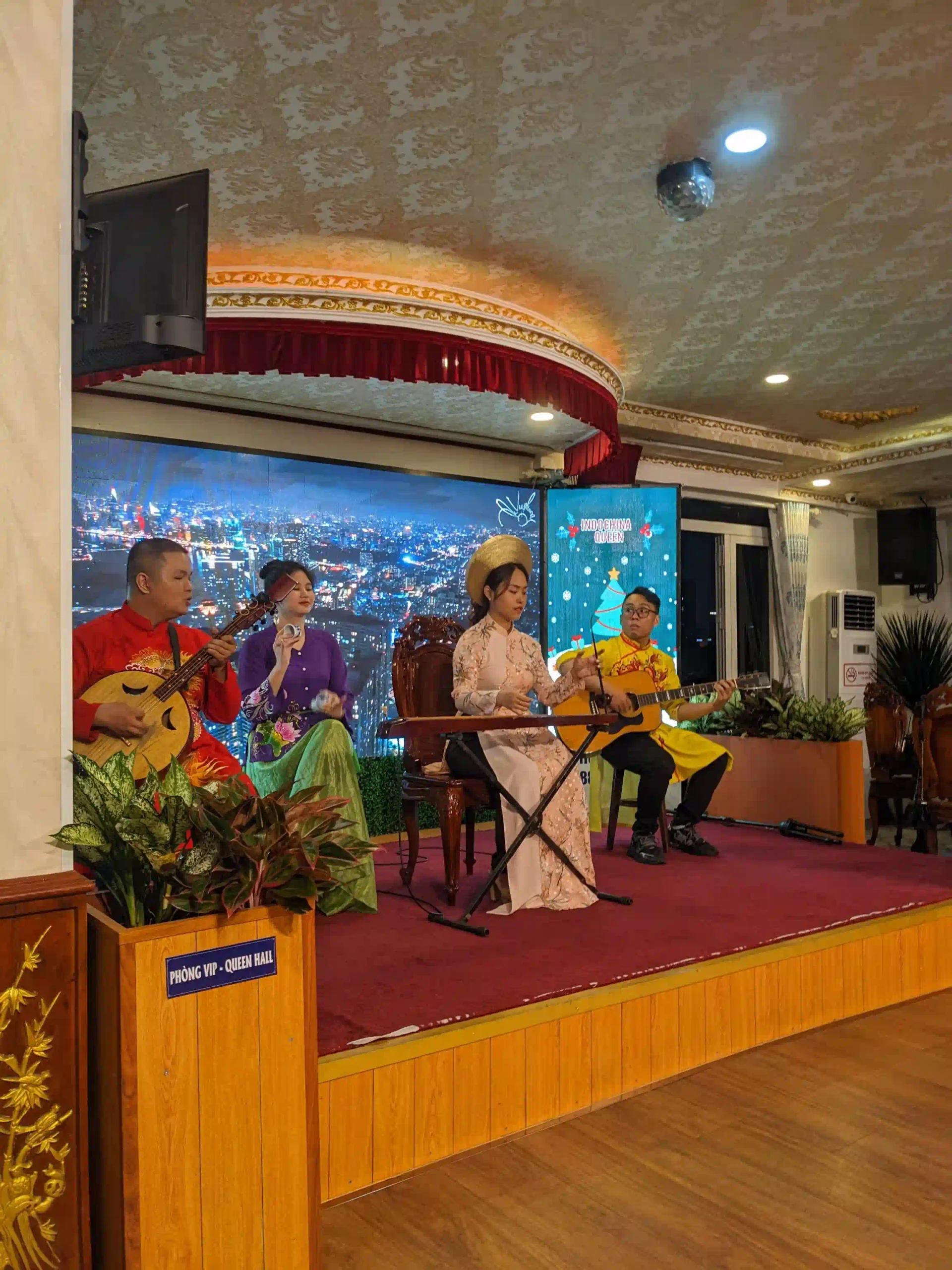 What $50 actually gets you on a Saigon river dinner cruise? 66 The Entertainment onsaigon river dinner cruise 5 scaled Vietadvisor