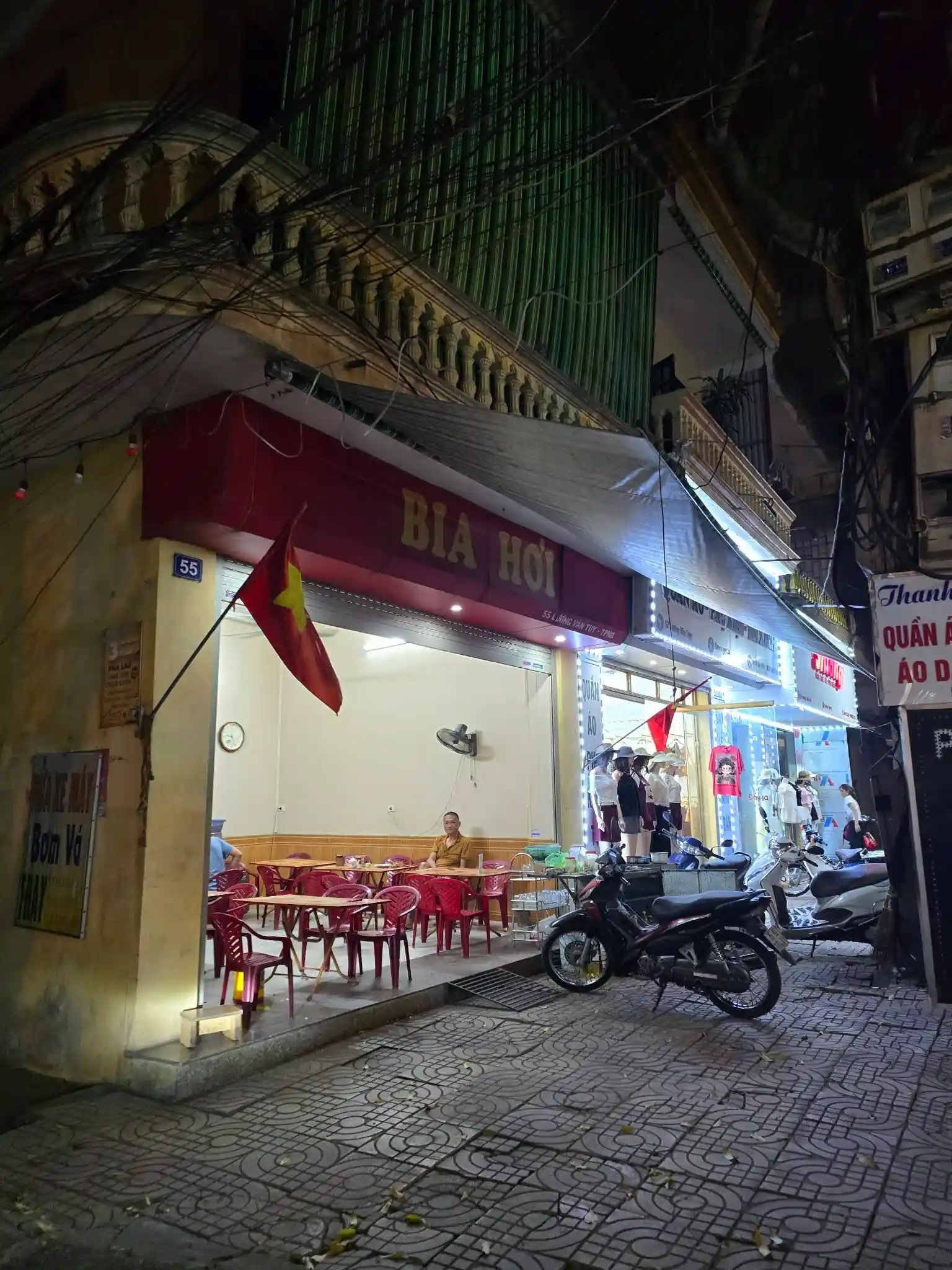 Ninh Binh at night: What I actually do for fun 13 The Ninh Binh Walking Street 2 1 Vietadvisor