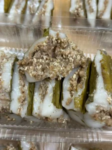 Xoi trung kien (sticky rice with ant eggs) 2