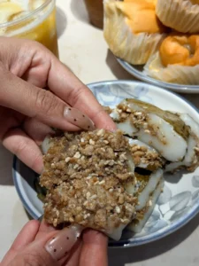 Xoi trung kien (sticky rice with ant eggs)